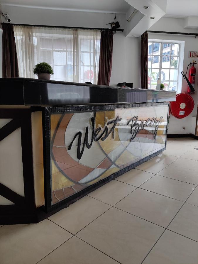 Отель Cozy Nest Westbreeze Upperhill C6 Найроби Экстерьер фото